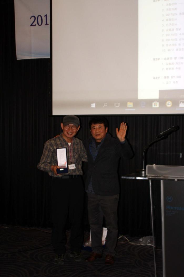 https://www.interfactory.co.kr/storage/prize/data/board/2017/12/07/prize1185417_1.jpg