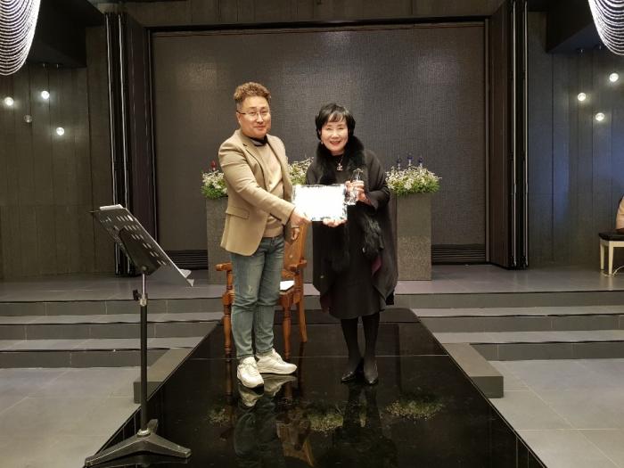https://www.interfactory.co.kr/storage/prize/data/board/2018/12/03/prize1260389_1.jpeg