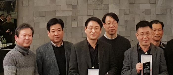 https://www.interfactory.co.kr/storage/prize/data/board/2018/12/15/prize1267011_1.jpg